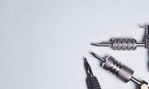 macchinette da tatuatore sterilizzate e sempre pronte all'uso