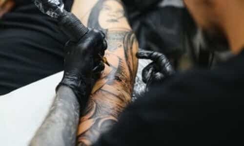 Da tatuaggi roma troverai tatuatori seri e professionali che ti aiuteranno nella scelta del tuo tatuaggio